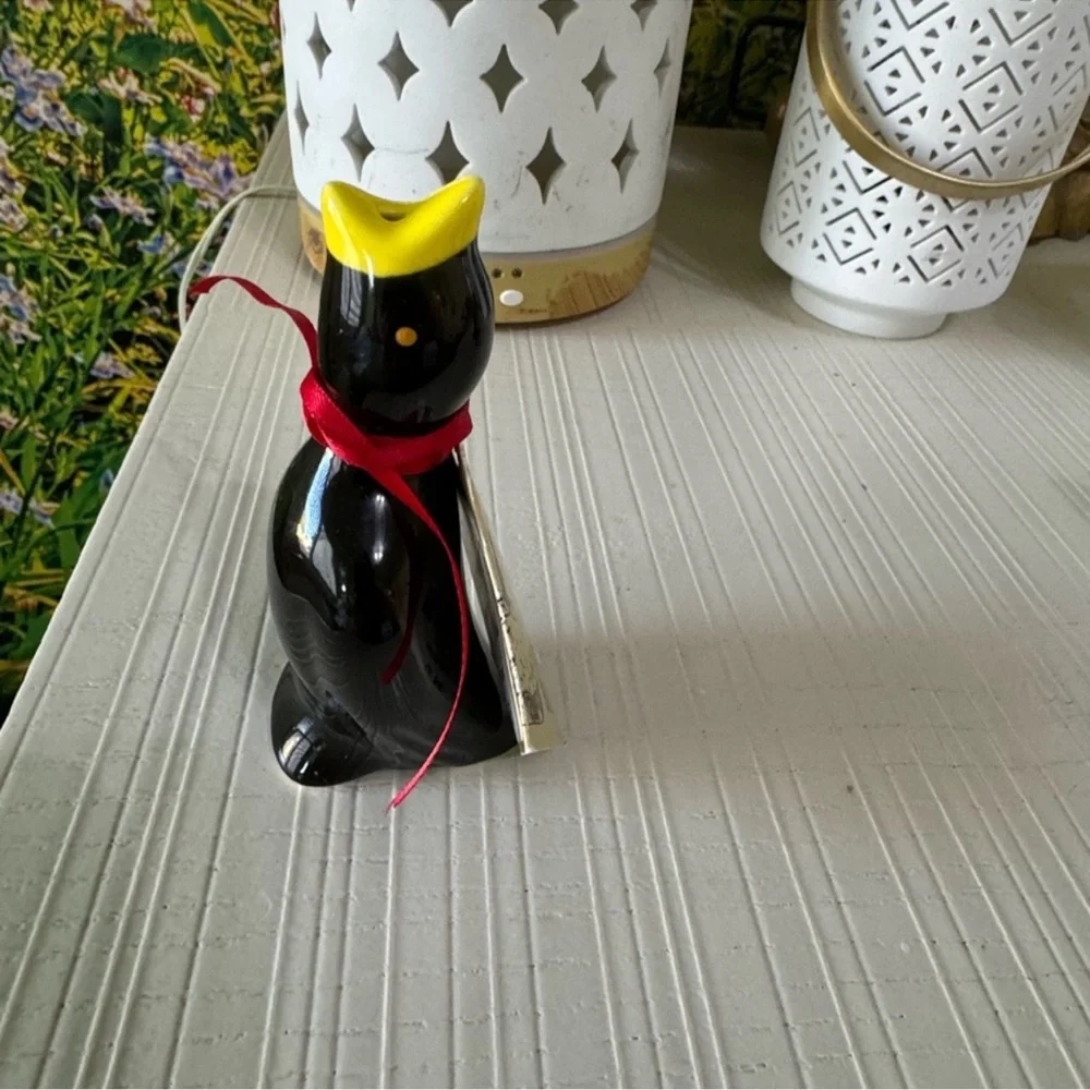 Sur La Table Black ceramics pie bird